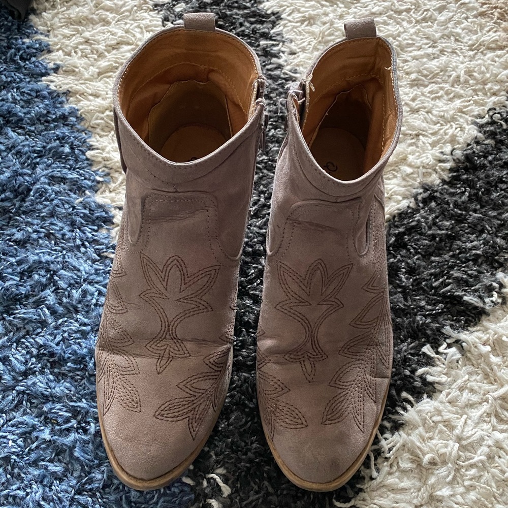 Beige booties - Picture 6 of 7